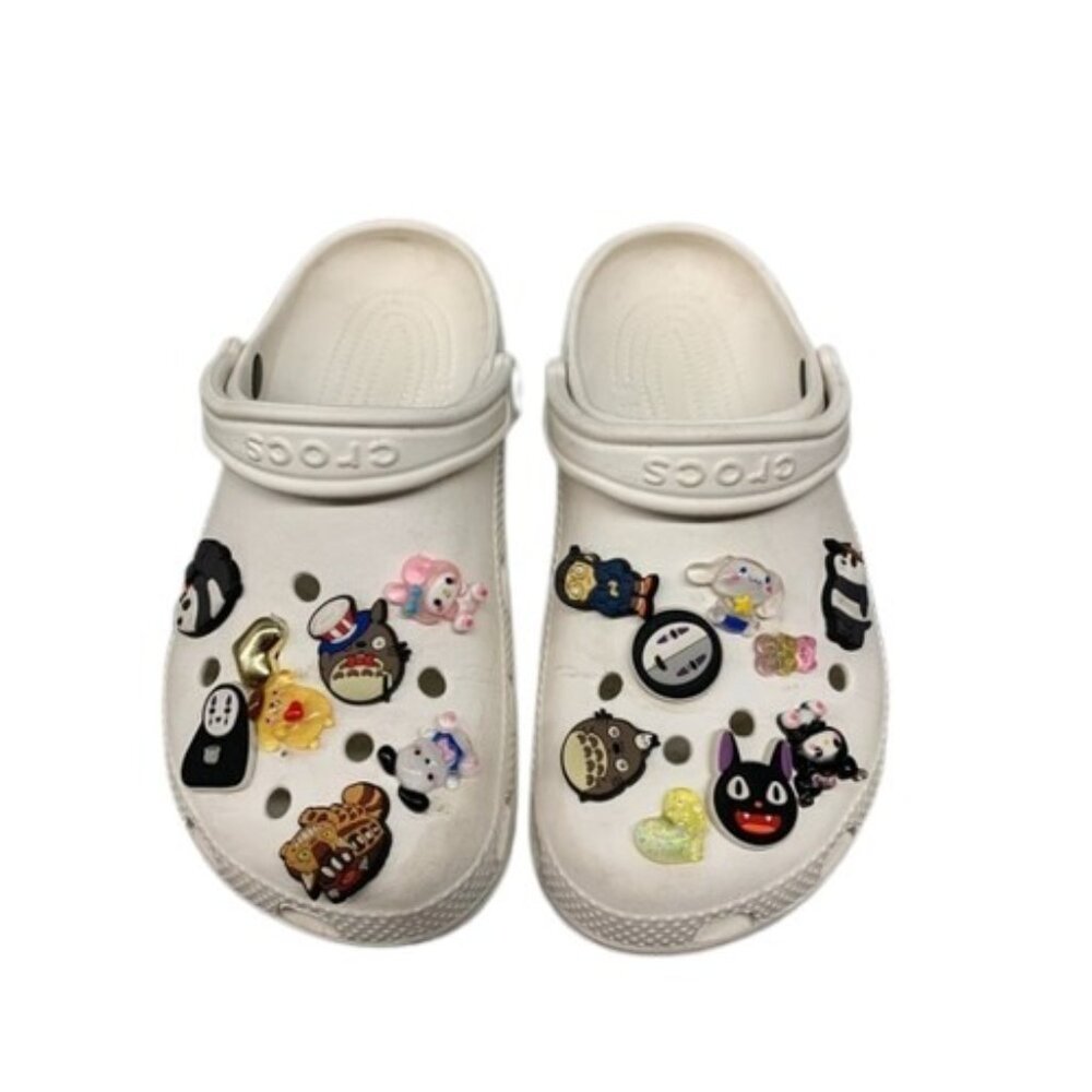 Crocs Classic Clog White Women’s 8 Men’s 6 w/ Anime Jibbitz Totoro Melody Kuromi